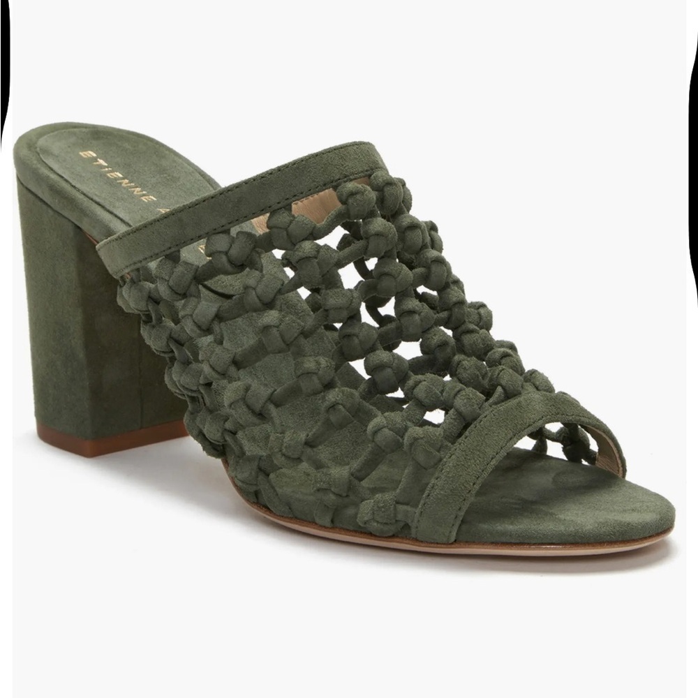 NWT Etienne Aigner Shoes Etienne Aigner Lanai Sandal in Fatigue Green Leather